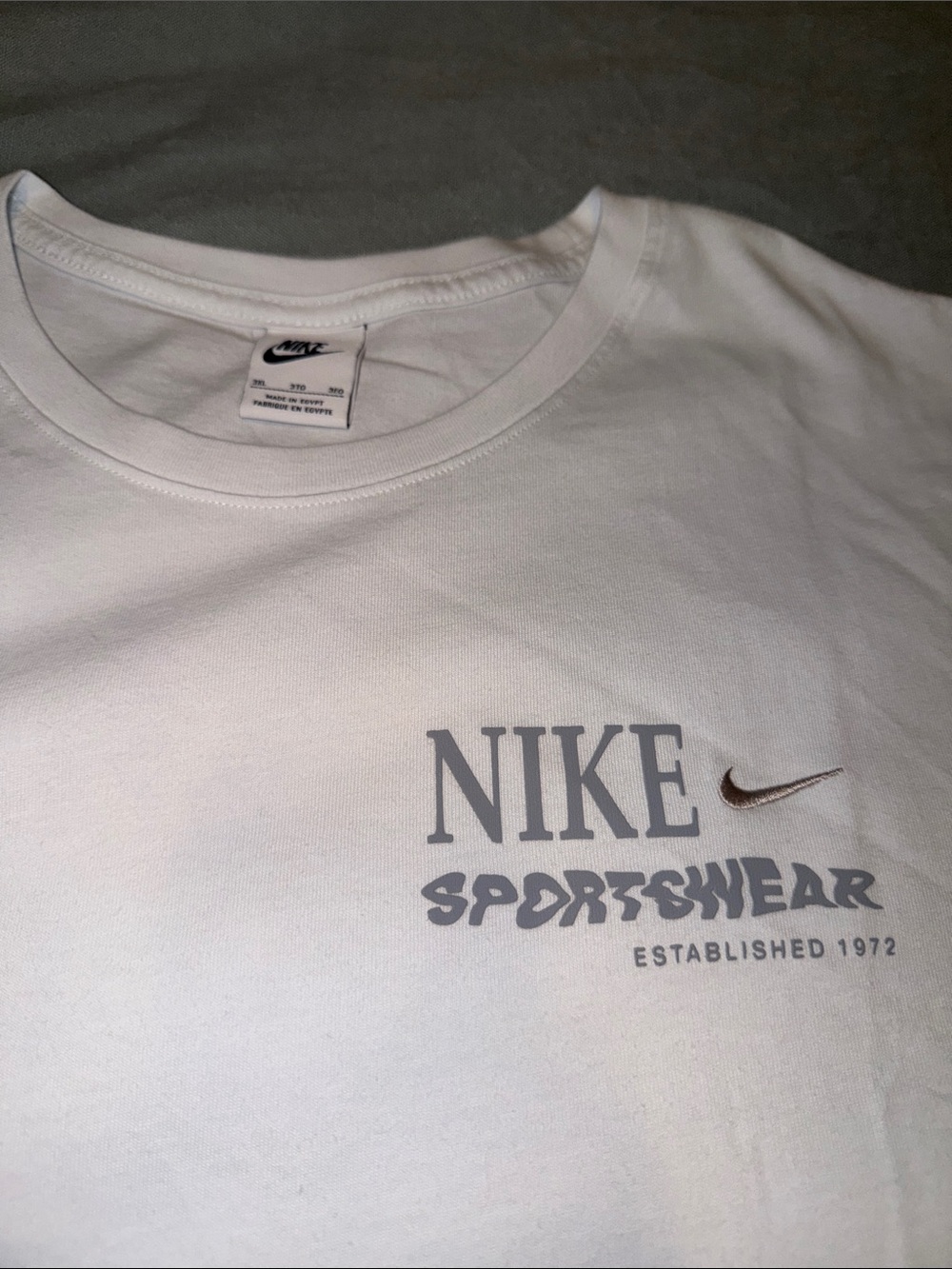 Nike White Short-Sleeve Sportswear Logo Tee - Picture 2 of 5